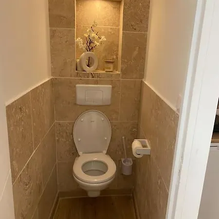Superbe Avec Jacuzzi Patio Et Sauna Apartman *